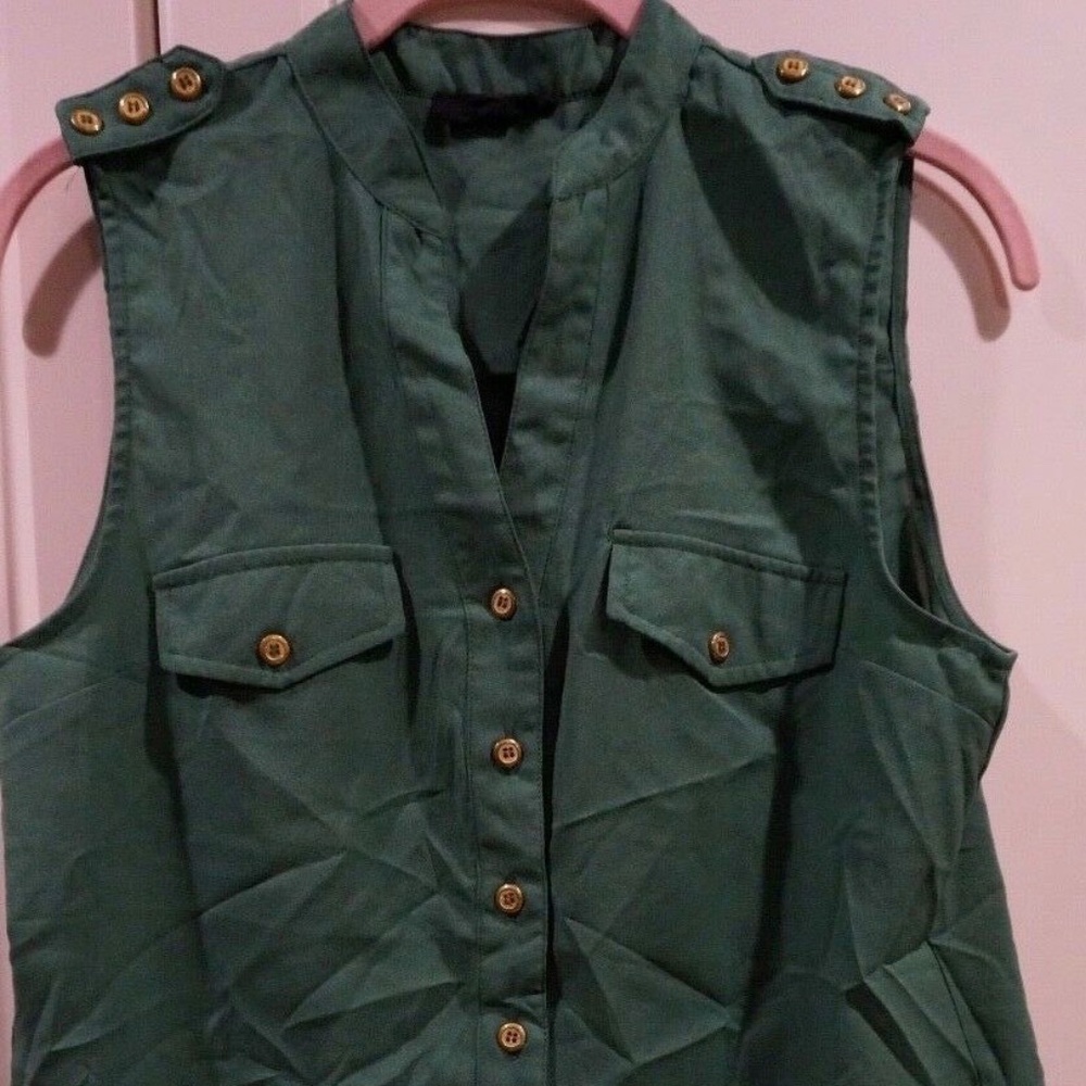 Edge Green Sleeveless top M